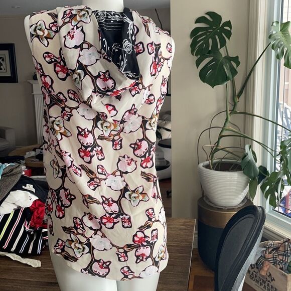 🎀Dorothee Schumacher medium silk floral sleeveless top with hood - Picture 5 of 9